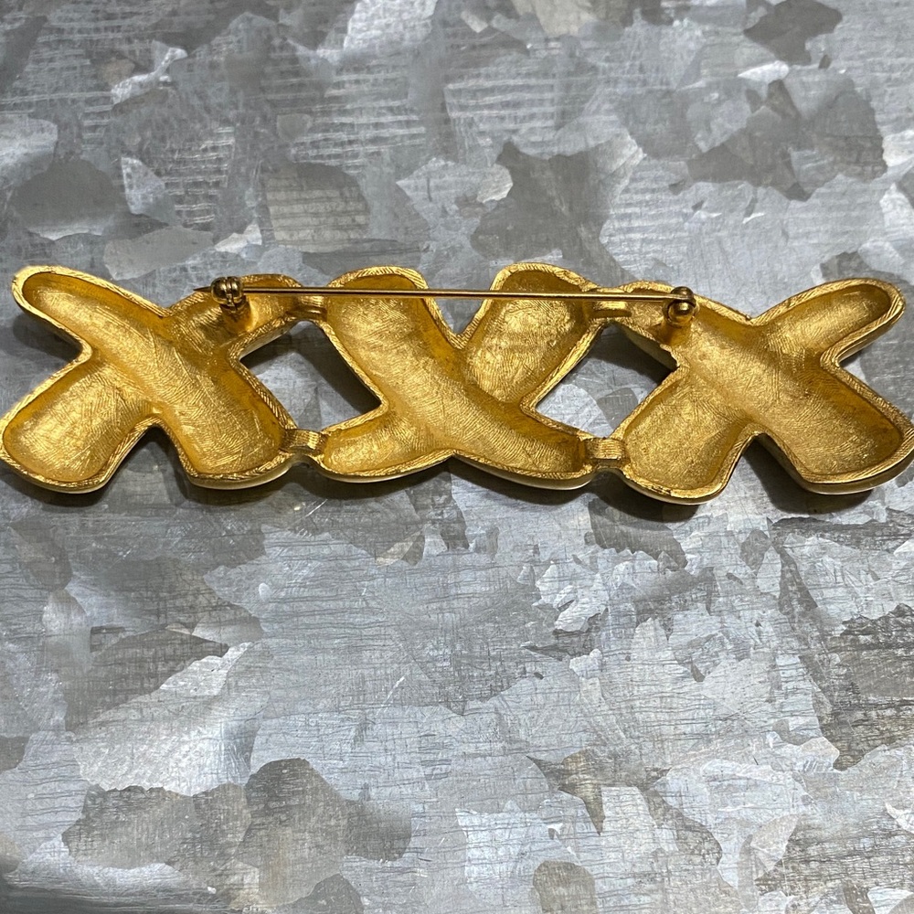 Vintage XXX Matte Gold Brooch - Picture 2 of 3